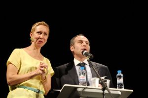 Tatyana Lazareva and Mikhael Schatz moderating the ceremony | Photo: Vadim Schultz
