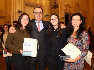 Prize winners of the Bulgarian History Competition together with former Bulgarian President Petar Stoyanov | Photo: Values Foundation