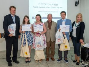 First prize winners Monika, Beáta and Patrik with jurors and Zuzana Jezerska (right), coordinator | Photo: private