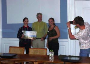 Third prize winners with Mr. Lykketoft | Photo: Burkhard Sievers