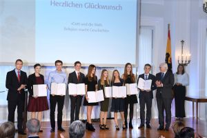 German Federal President Frank-Walter Steinmeier awarded the prize winners of this year’s Germany history competition | Photo: David Ausserhofer
