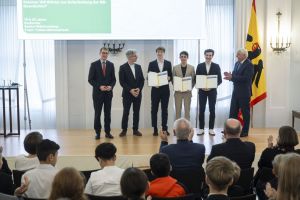 Three students from Karlrsuhe received a first prize for their work on a local housing association during the National Socialist era I Photo: Benjamin Pritzkuleit