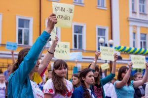 Students showing solidarity with Crimea | Photo: NOVA DOBA